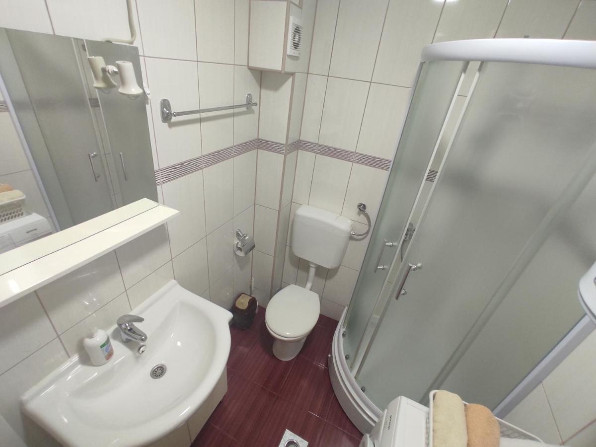 Studio Apartman Lukavica SJJ Exteriör bild