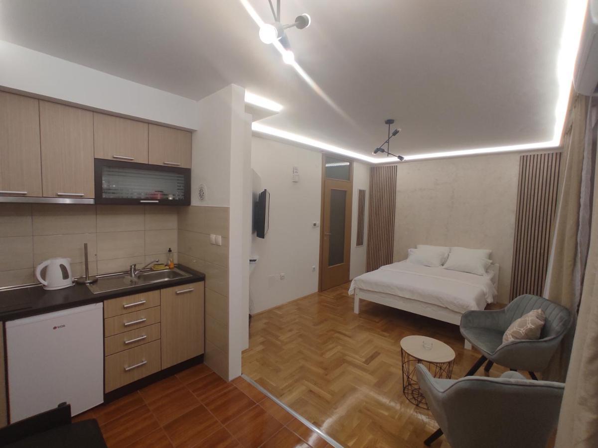 Studio Apartman Lukavica SJJ Exteriör bild